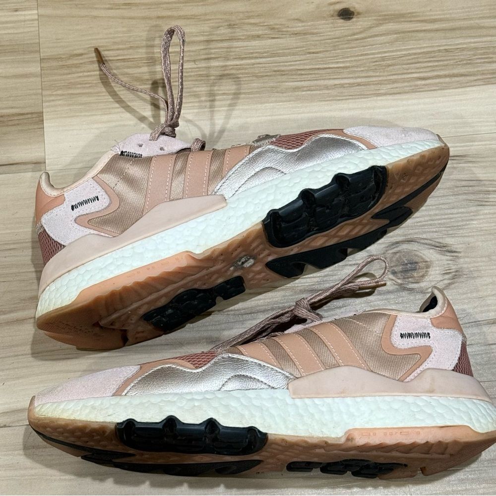 Adidas Nite Jogger Rose Gold Metallic Sneakers Athletic Women's 9